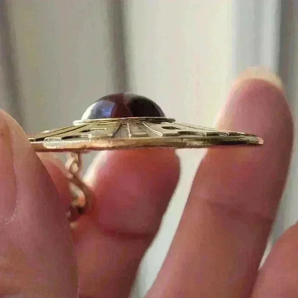 Vintage Sarah Coventry Pendant Necklace Burgundy Gold Tone Round - Picture 7 of 12